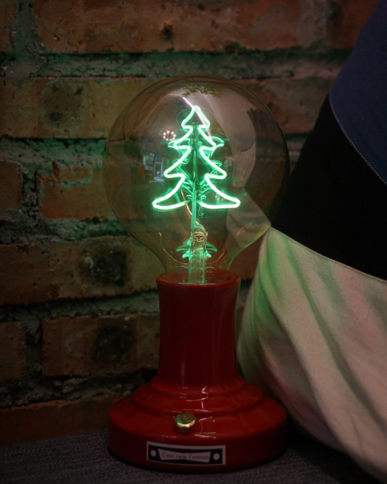 G125 Christmas Tree-Shaped Decorative Light Bulb – Warm Holiday Atmosphere Christmas Gift