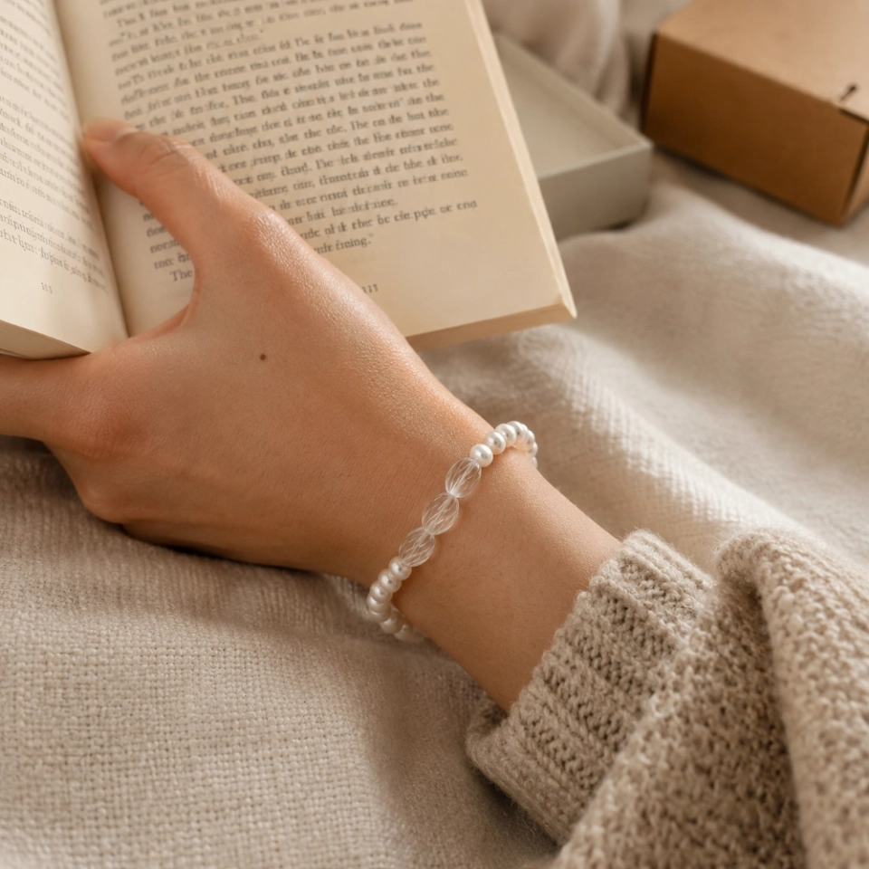 Eternal Helix April Birth Month Bracelet – Carved Clear Quartz & Freshwater Pearl Gift for Her (6)