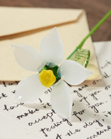 Glass Narcissus Flower – December Birth Month Keepsake, Adjustable Stem, Symbolizing Self-Love and Quiet Reflection