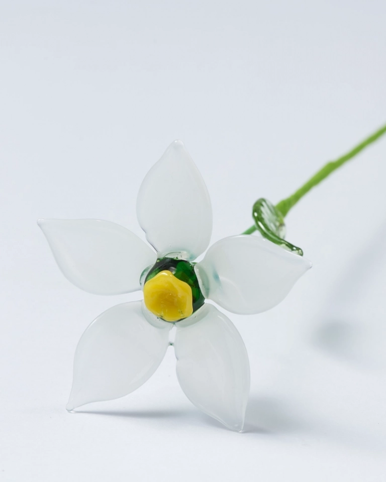 Glass Narcissus Flower – December Birth Month Keepsake, Adjustable Stem, Symbolizing Self-Love and Quiet Reflection (2)
