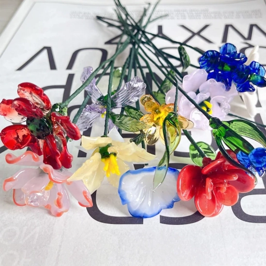 The Art of Gifting in Glass – A Handmade Red Rose That Lasts Forever